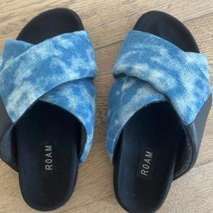 NWOT ROAM Denim Cross Slide Denim Shibori Cloud Wash